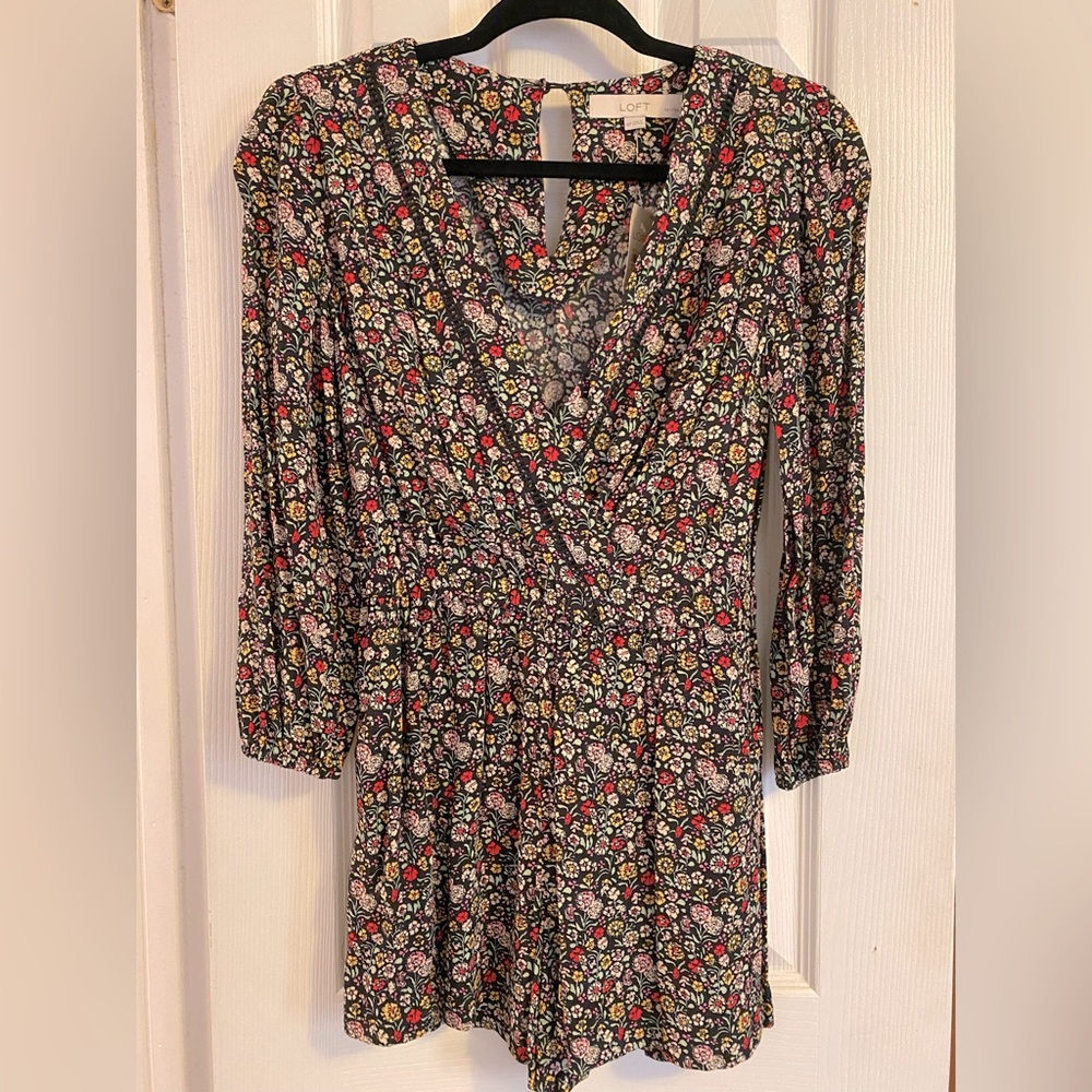NWT Loft Black Floral Long Sleeve Romper - Size XSP